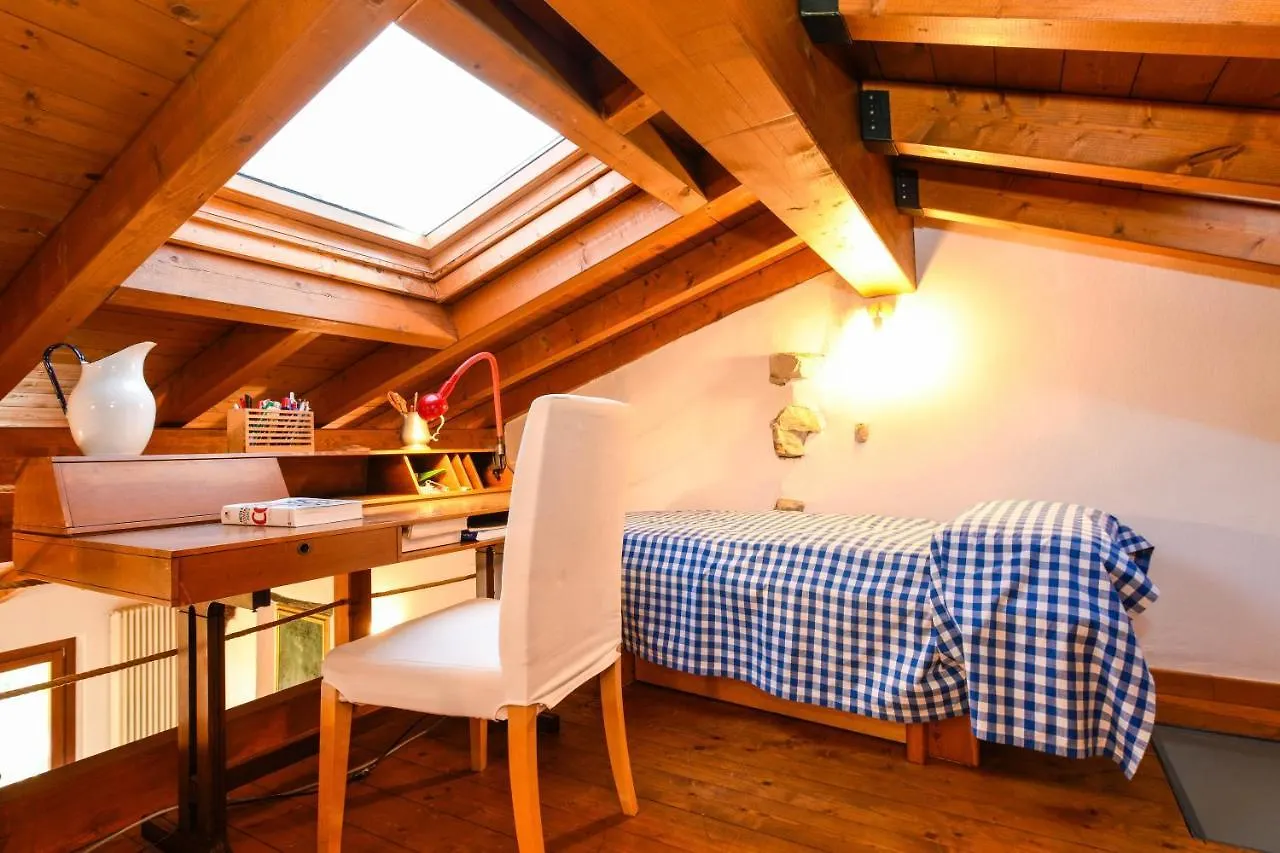 Attic In The Center Of Salo 아파트 0*,  이탈리아