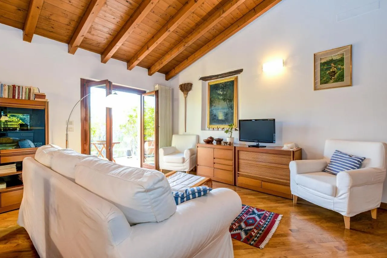 Apartmán Attic In The Center Of Salò Itálie