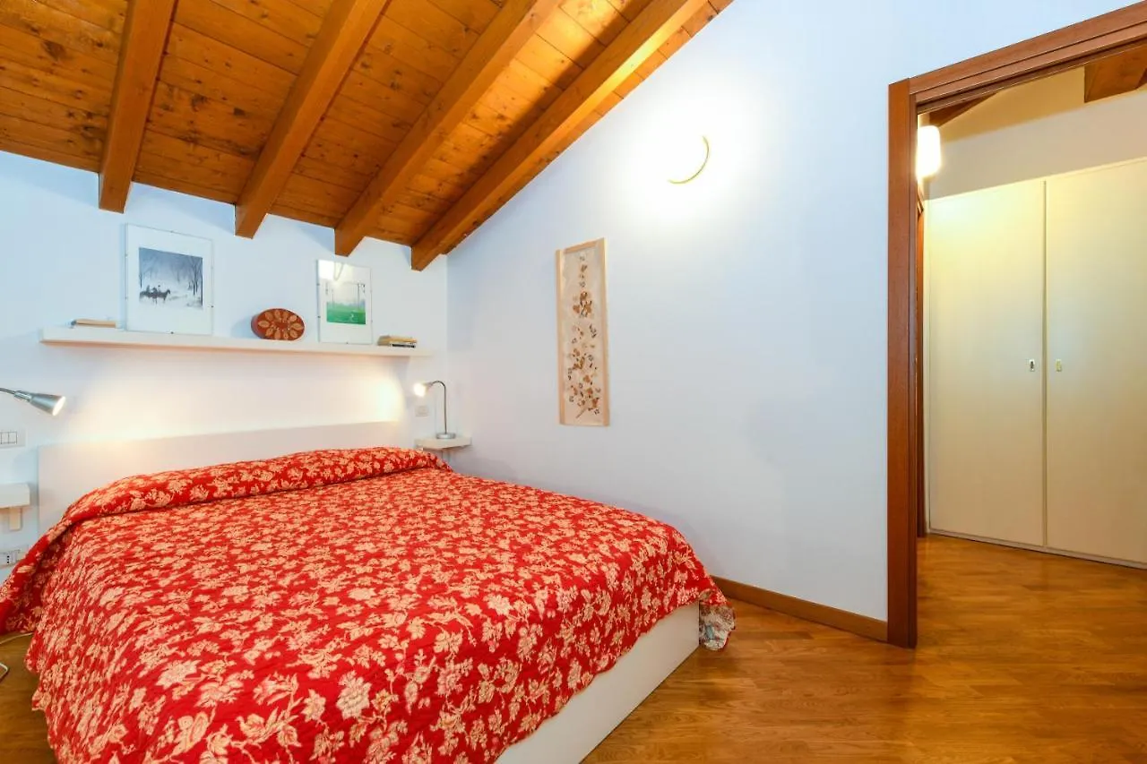 Apartmán Attic In The Center Of Salò Itálie